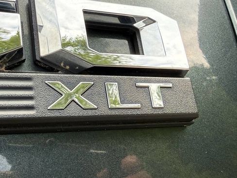 Used 2018 Ford F150 XLT w/ Equipment Group 302A Luxury AWD/4WD image 18