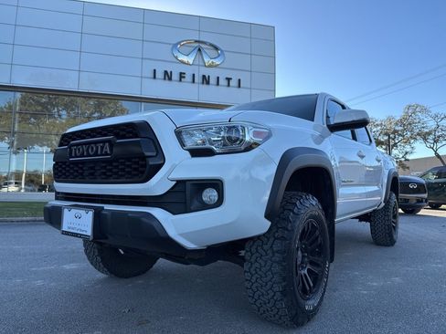 Used 2016 Toyota Tacoma SR5 image 1