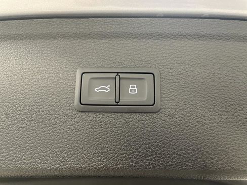 Used 2024 Audi Q5 e Premium Plus w/ Premium Plus Package AWD/4WD image 16
