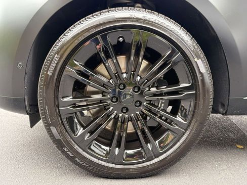 New 2026 Land Rover Range Rover Long Wheelbase SE image 13