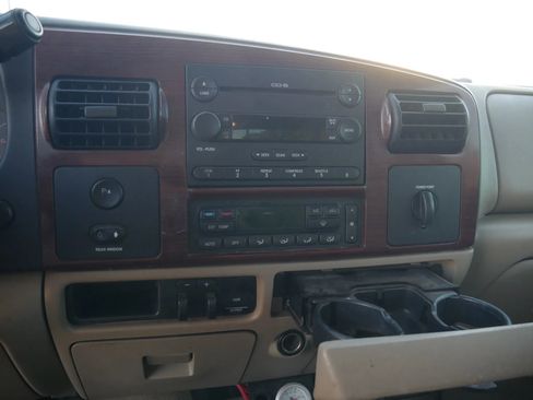 Used 2006 Ford F250 Lariat image 21