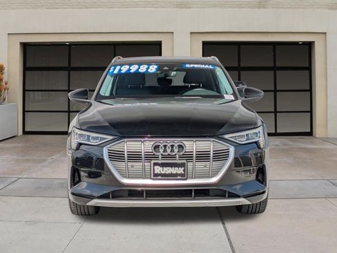 Used 2022 Audi e-tron Premium image 6