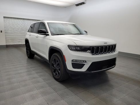 Used 2023 Jeep Grand Cherokee Limited image 13
