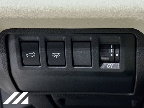 Used 2025 Subaru Ascent Limited w/ Popular Package #2 AWD/4WD image 10
