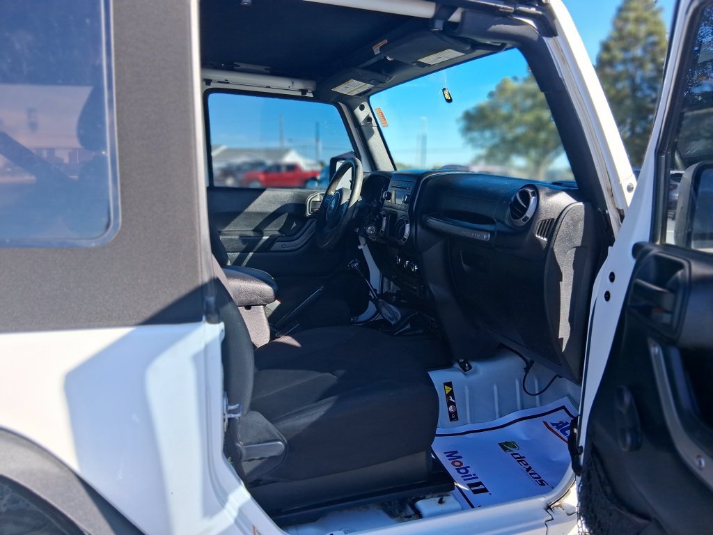 Used 2016 Jeep Wrangler Sport AWD/4WD image 13