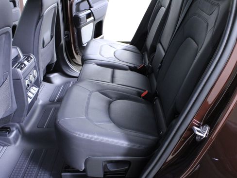 Used 2023 Land Rover Defender 130 S image 11