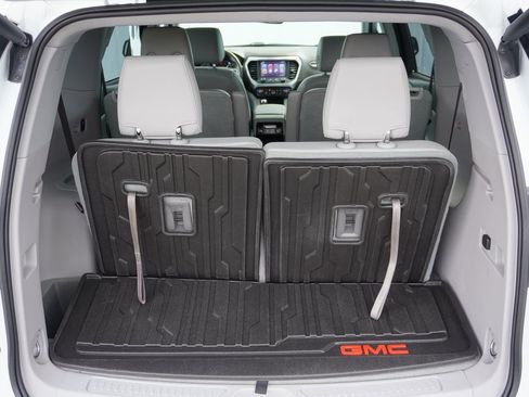 Used 2017 GMC Acadia SLT image 7