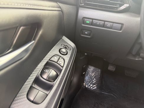 Used 2025 Nissan Sentra SV image 22