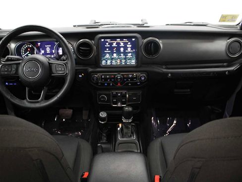 Used 2023 Jeep Wrangler Unlimited w/ Sun & Screen Package AWD/4WD image 18