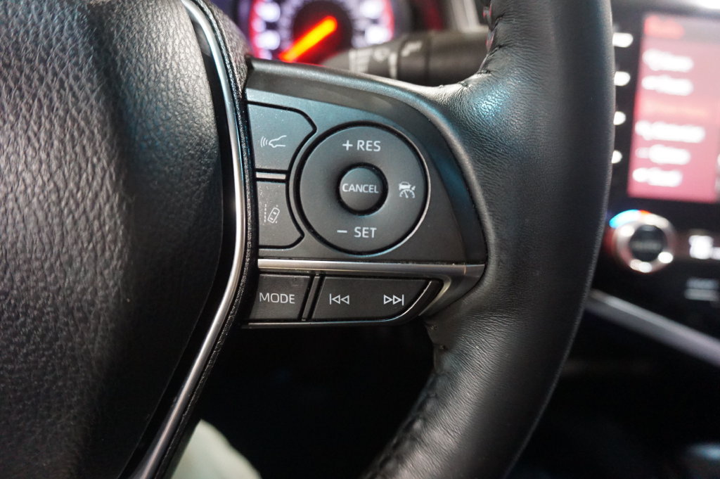 Used 2019 Toyota Camry XSE w/ Navigation Package FWD image 9