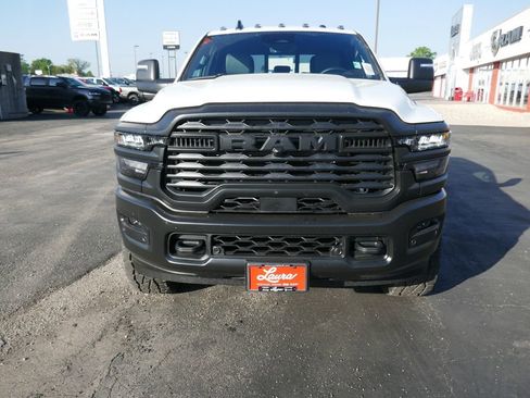 New 2026 RAM 2500 Tradesman AWD/4WD image 9