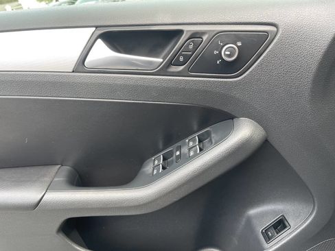 Used 2013 Volkswagen Jetta GLI Autobahn image 29