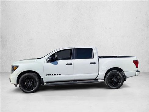 Used 2019 Nissan Titan SV w/ SV Convenience Package image 8