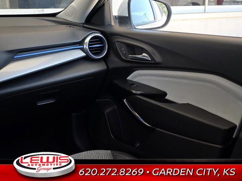 Used 2024 Chevrolet Trax LT image 25