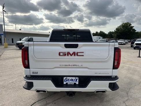 Used 2024 GMC Sierra 1500 Denali w/ Technology Package AWD/4WD image 13