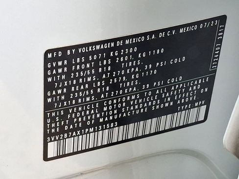 Used 2023 Volkswagen Tiguan SE image 27