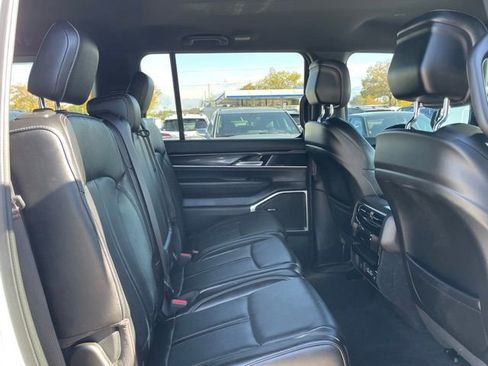 Used 2024 Jeep Wagoneer 4WD image 27