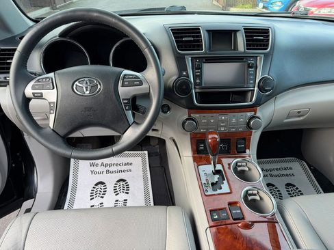 Used 2013 Toyota Highlander Limited image 17