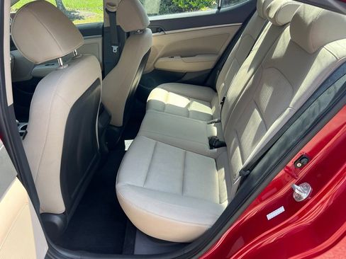 Used 2017 Hyundai Elantra SE FWD image 13