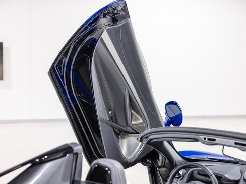 Used 2022 McLaren 720S Spider - AURORA BLUE - LEATHER image 31