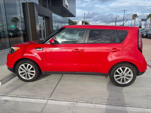 Used 2018 Kia Soul + w/ Audio Package FWD image 6