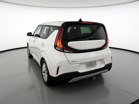 Used 2025 Kia Soul LX w/ LX Technology Package image 6