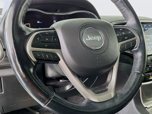 Used 2022 Jeep Grand Cherokee Laredo X AWD/4WD image 14