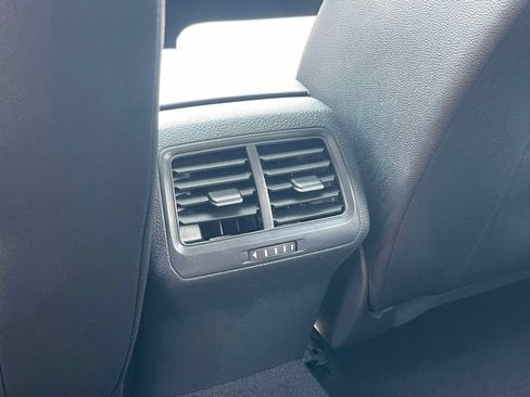 Used 2017 Volkswagen Golf Wolfsburg Edition FWD image 11