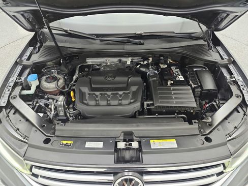 Used 2022 Volkswagen Tiguan SE FWD image 16