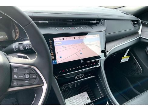 New 2026 Jeep Grand Cherokee L Limited image 8