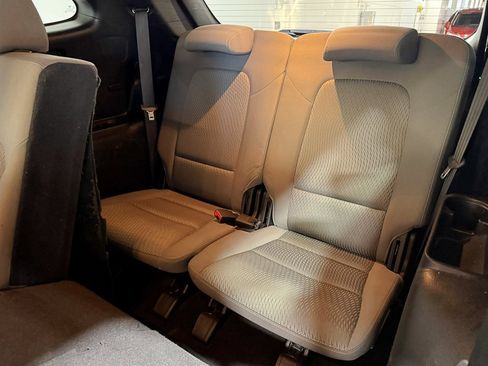 Used 2017 Hyundai Santa Fe SE image 34