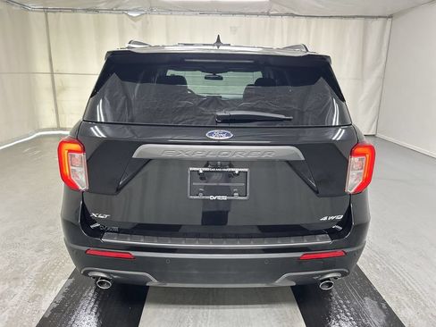 Used 2022 Ford Explorer XLT w/ Equipment Group 202A AWD/4WD image 23
