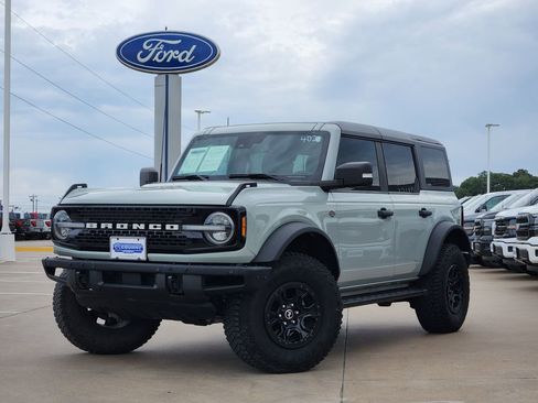 Used 2024 Ford Bronco Wildtrak AWD/4WD image 3