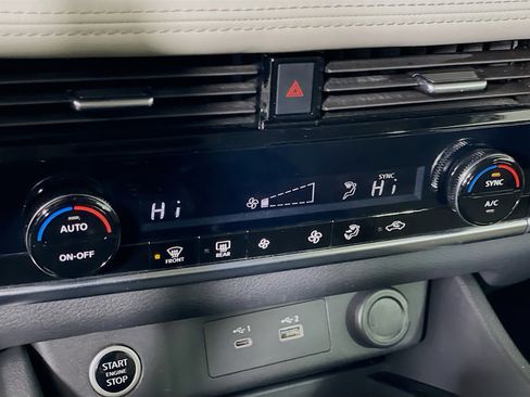 Used 2021 Nissan Rogue SV image 23