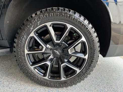 Used 2024 Chevrolet Tahoe RST w/ Sport Performance Package AWD/4WD image 38