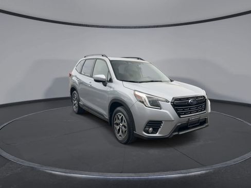 Certified 2023 Subaru Forester Premium AWD/4WD image 2