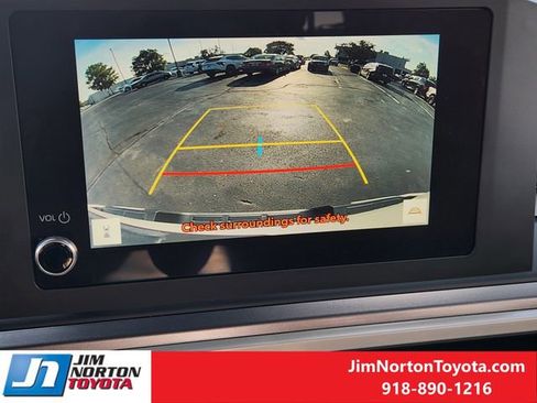 Used 2025 Toyota Tacoma SR5 AWD/4WD image 19