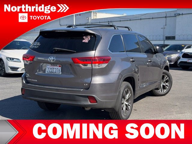 Used 2017 Toyota Highlander Plus FWD image 4