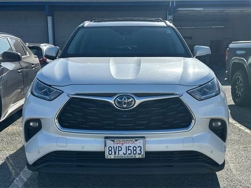 Used 2021 Toyota Highlander Limited image 5