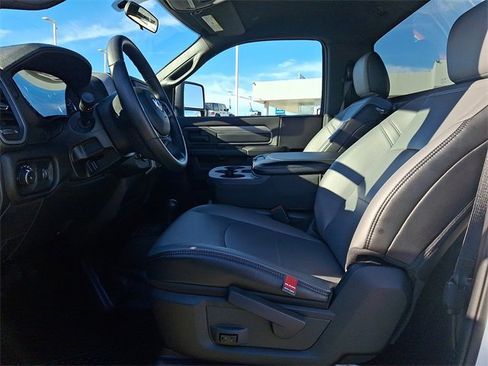 Used 2024 RAM 2500 Tradesman w/ Chrome Appearance Group image 13