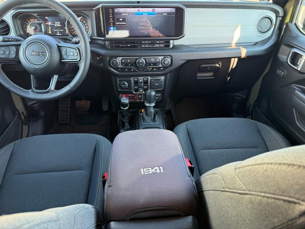 Used 2025 Jeep Wrangler Unlimited Sport AWD/4WD image 13