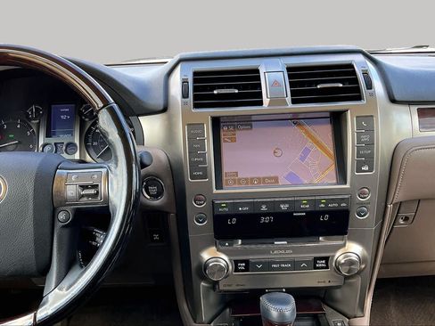 Used 2017 Lexus GX 460 Premium w/ Premium Package AWD/4WD image 7