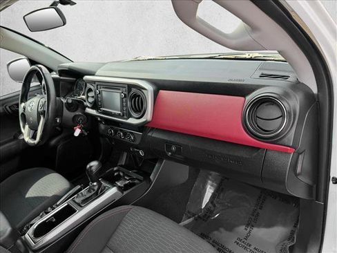 Used 2017 Toyota Tacoma SR5 w/ SR5 Appearance Package (SM) RWD image 19