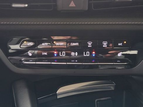 Used 2023 Buick Envision Preferred FWD image 18