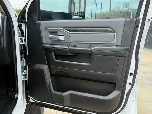 Used 2019 RAM 3500 Big Horn image 25