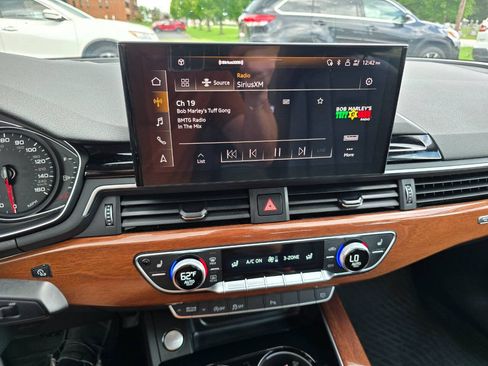 Used 2021 Audi A4 2.0T Premium w/ Convenience Package AWD/4WD image 18