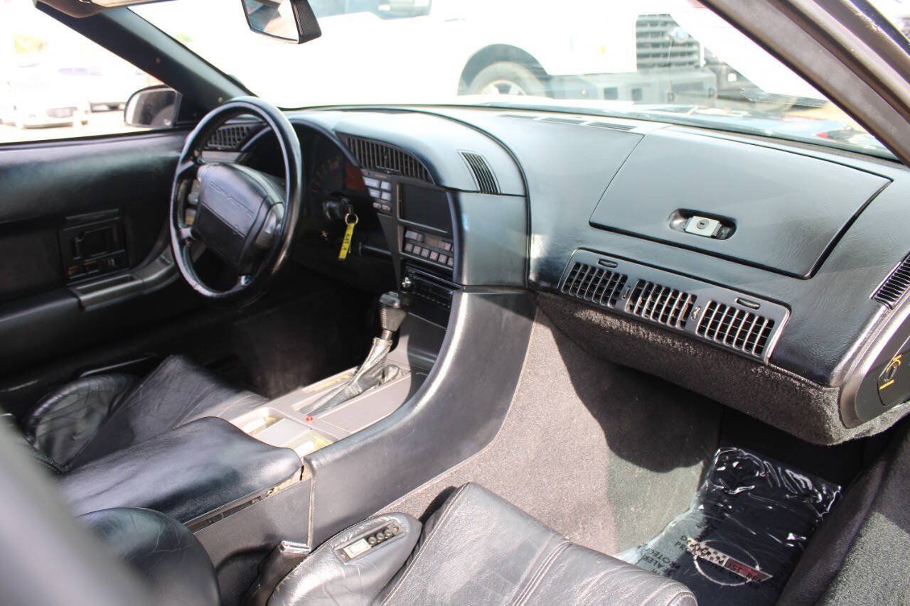 Used 1991 Chevrolet Corvette Convertible RWD image 11