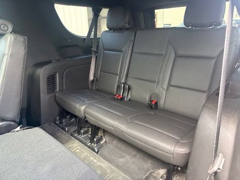 Used 2022 Chevrolet Suburban LT AWD/4WD image 6