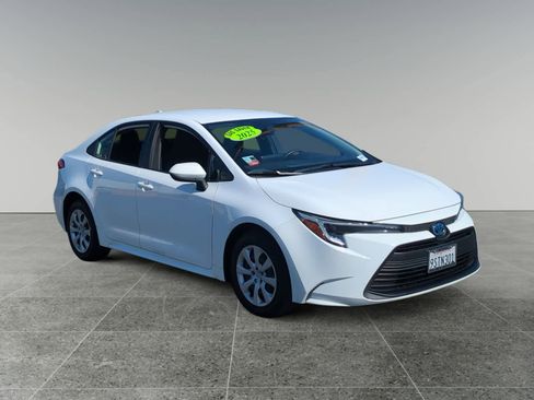 Used 2025 Toyota Corolla LE image 7