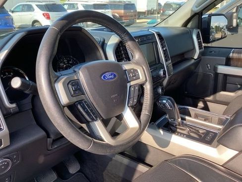 Used 2018 Ford F150 Lariat w/ Equipment Group 502A Luxury AWD/4WD image 30